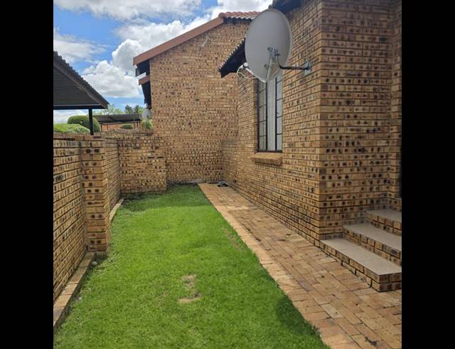 2 BEDROOM PROPERTY TO RENT IN HONEYDEW